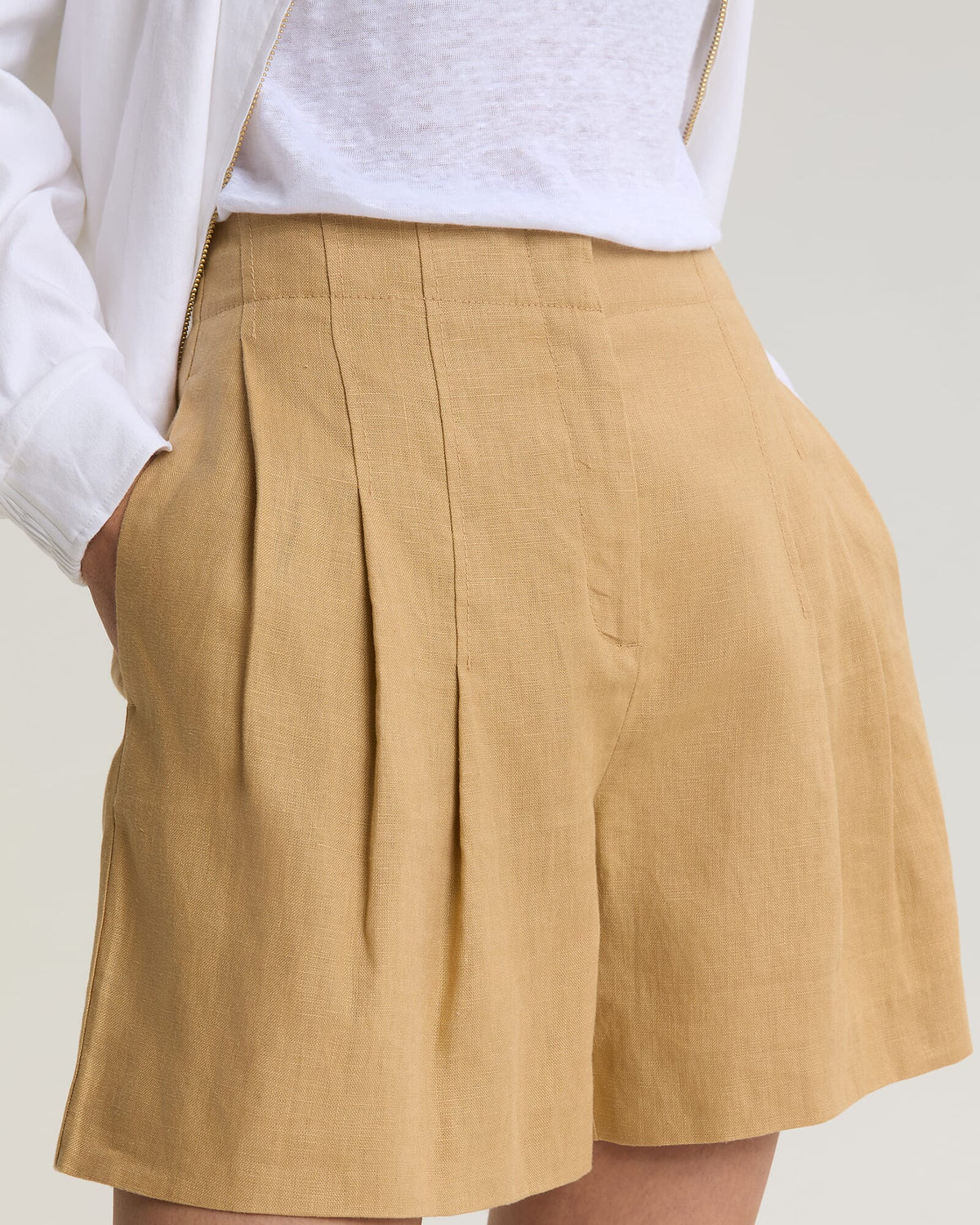 Ivy Linen Pleat Short