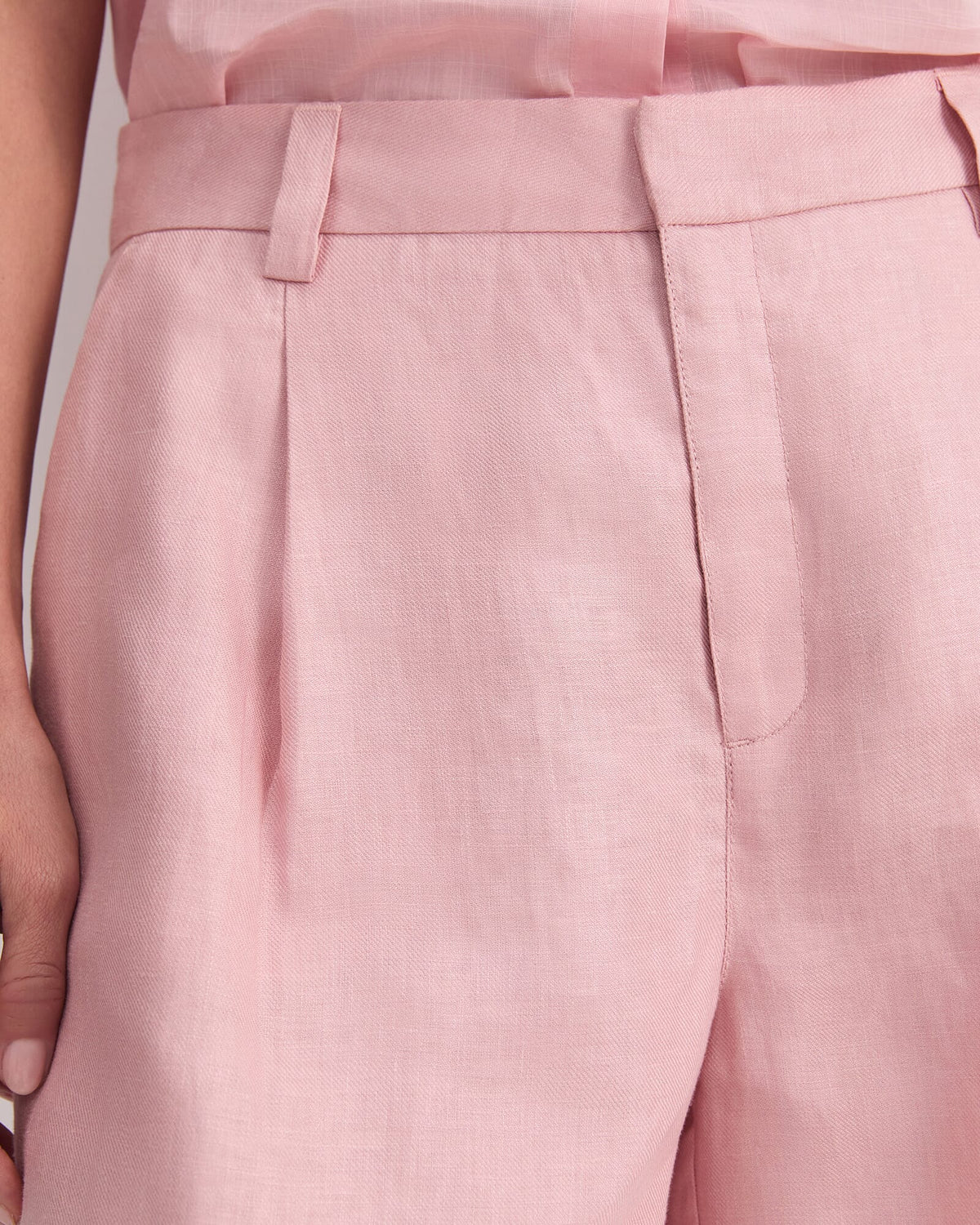Jamie Linen Pleat Short